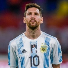 Lionel Messi encontrou vários ataques de oponentes na nova temporada
